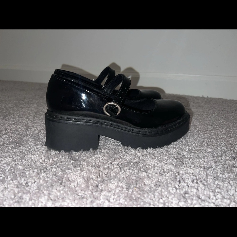 Steve Madden Black Patent Mary Jane Platforms - Picture 3 of 5